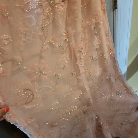 Party dress size M ( Color Peach) - Picture 2 of 9